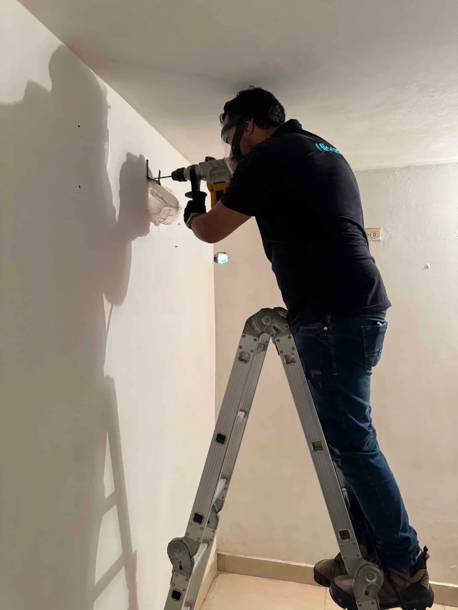 Unidad de aire acondicionado instalada