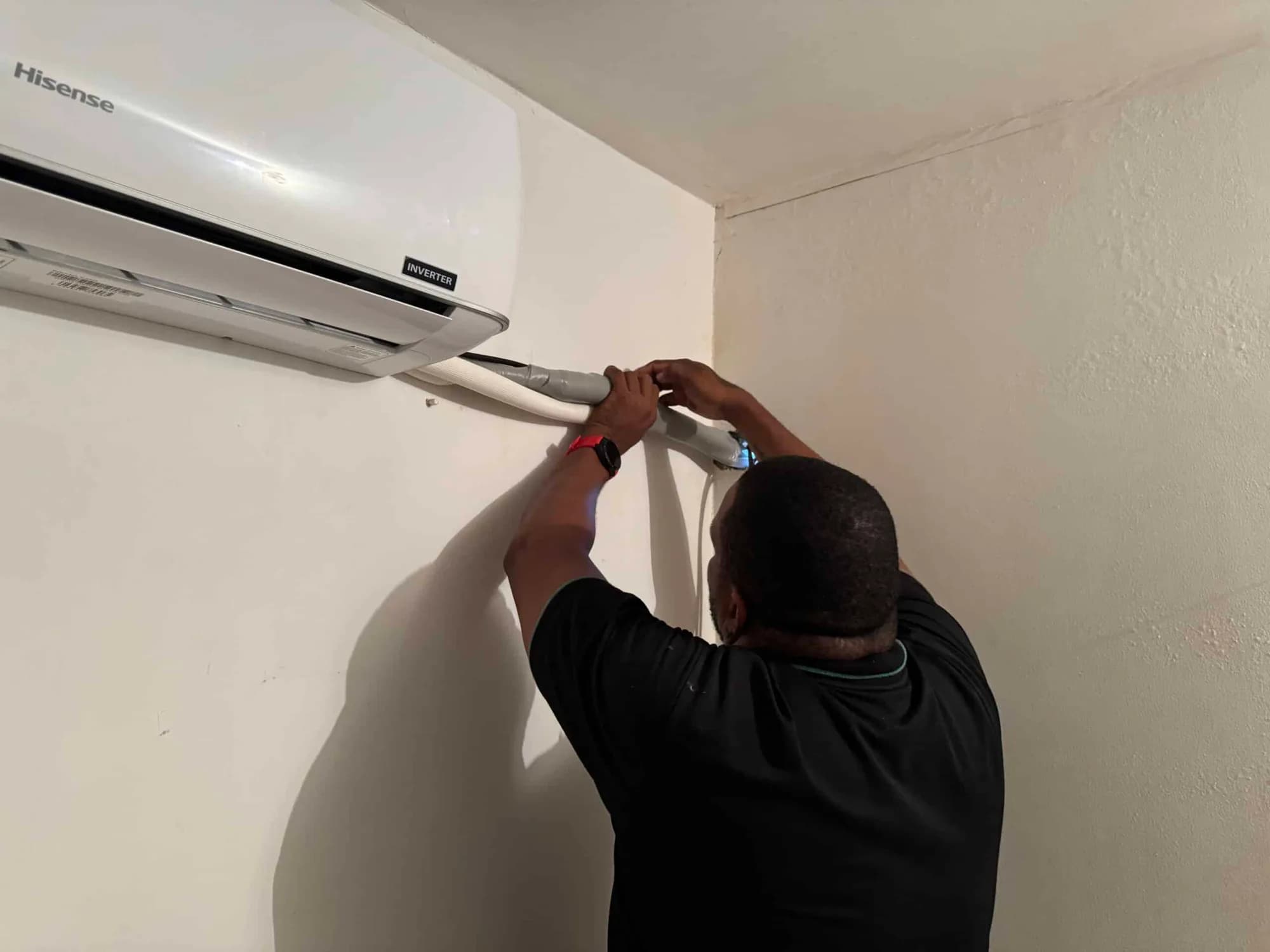 Instalación de aire acondicionado — trabajo terminado