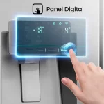 Refrigerador Hisense con panel digital táctil