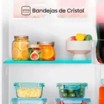 Bandejas de cristal templado en la nevera Hisense Minibar BC-93A